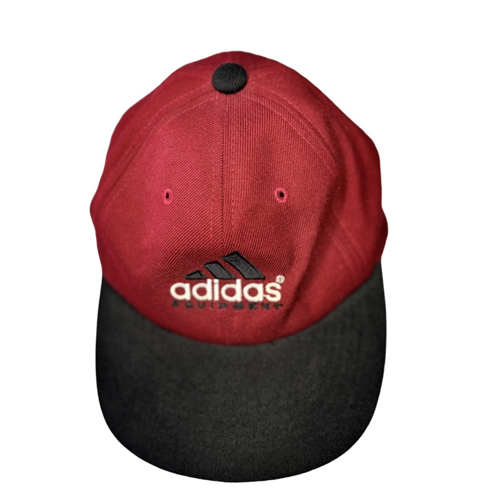 Adidas women’s hat, red/burgundy.